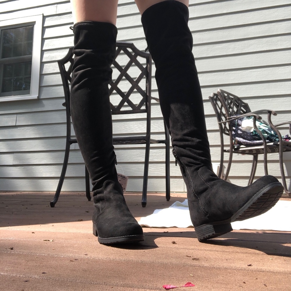 NWT THIGH HIGH BLACK BOOTS